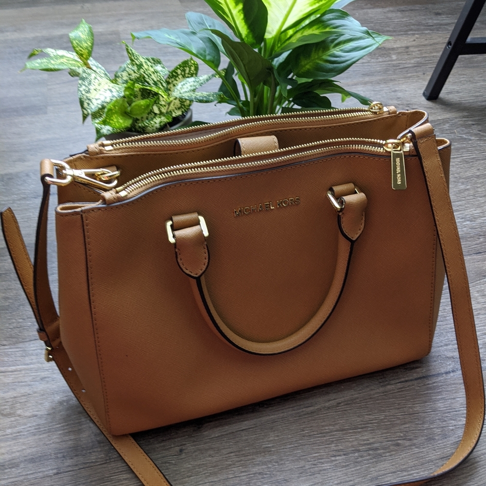 Michael kors tan bag